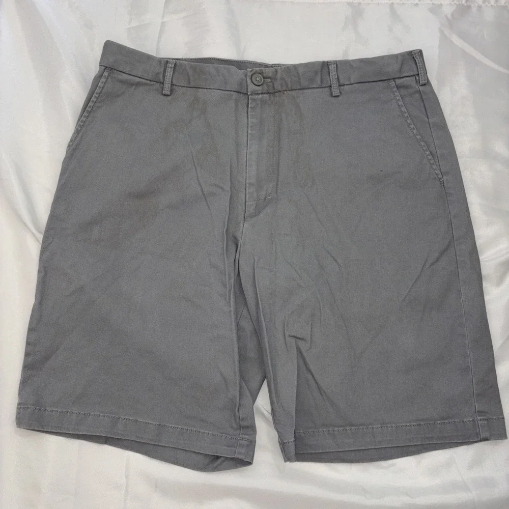 IZOD Men's Casual Stretch Shorts 36 Gray Flat Front Cotton Spandex